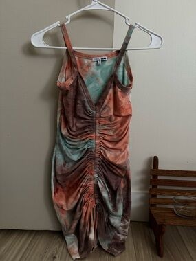Fashion Nova Ruched Tie-Dye Midi Dress in Coral & Teal